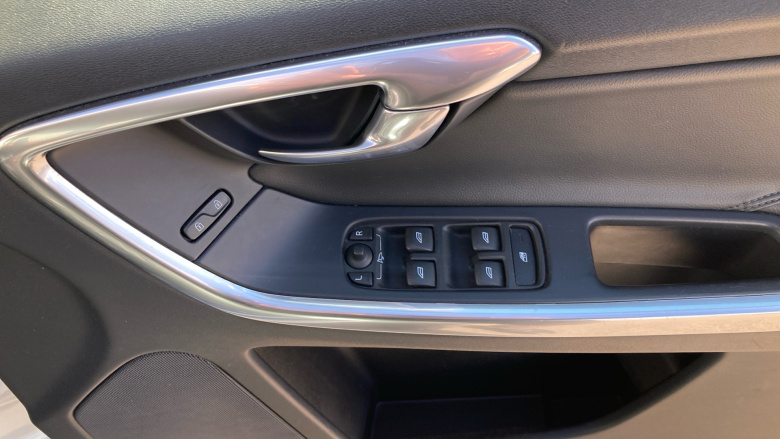 Volvo Xc60 D4 [190] SE Lux Nav 5dr Geartronic Diesel Estate